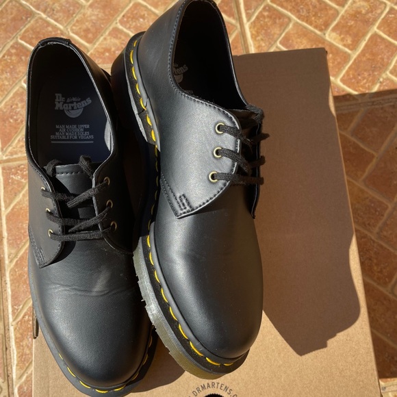 VEGAN DOC MARTENS